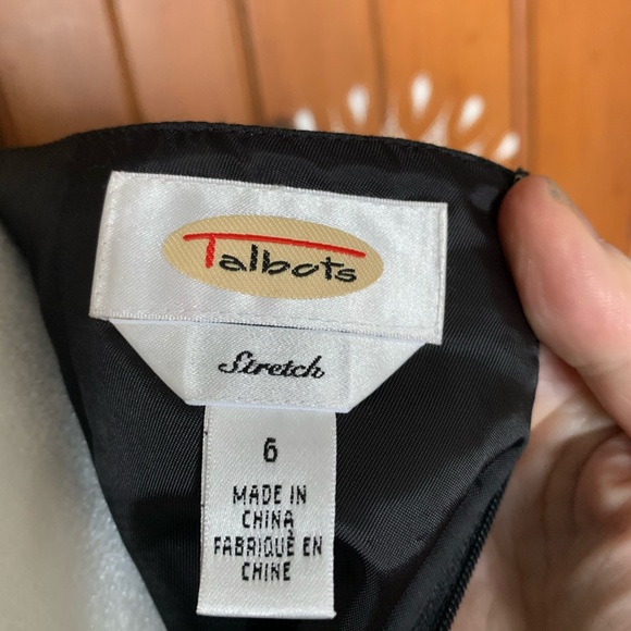 Talbots knee-length classic black skirt. - Picture 4 of 7